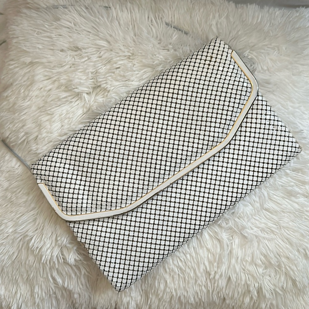 VINTAGE WHITE WIRED CROSSBODY